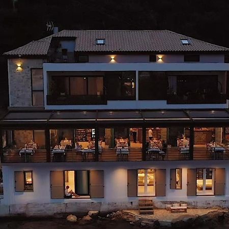 Artis Blue Relax Hotel Himare Bagian luar foto