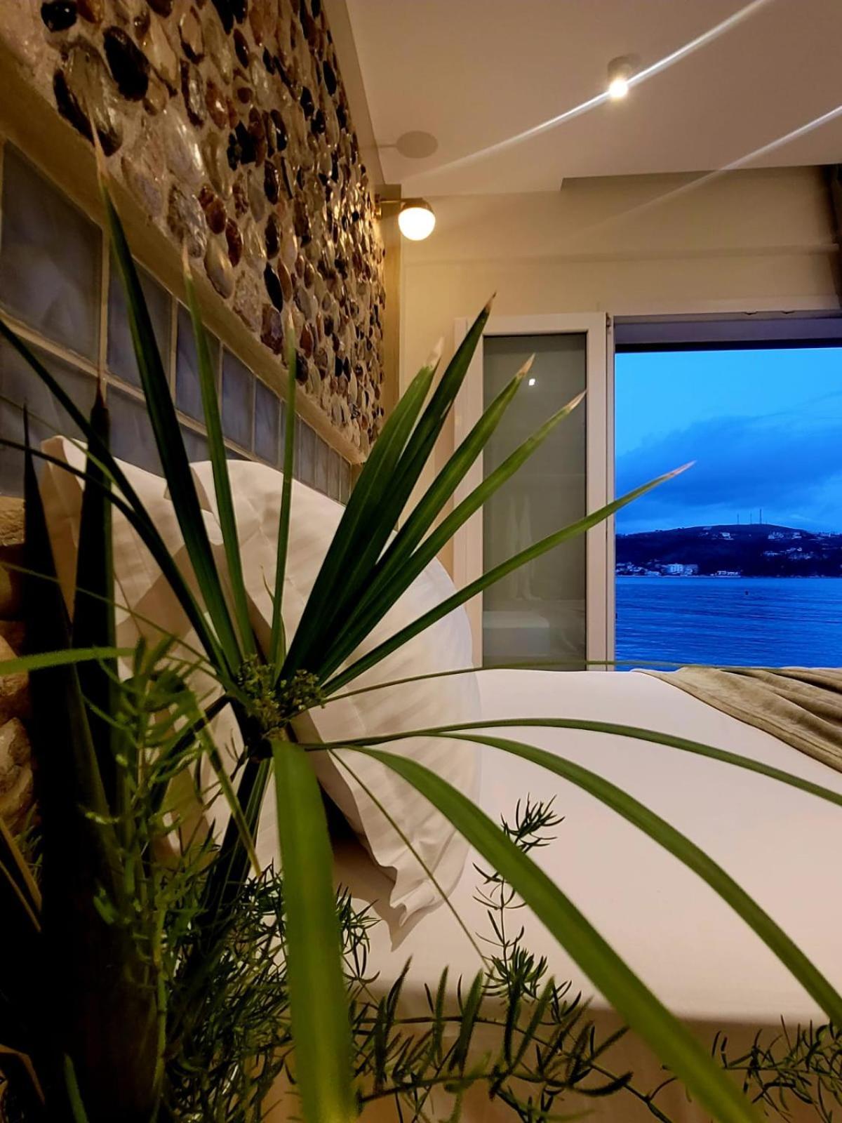 Artis Blue Relax Hotel Himare Bagian luar foto