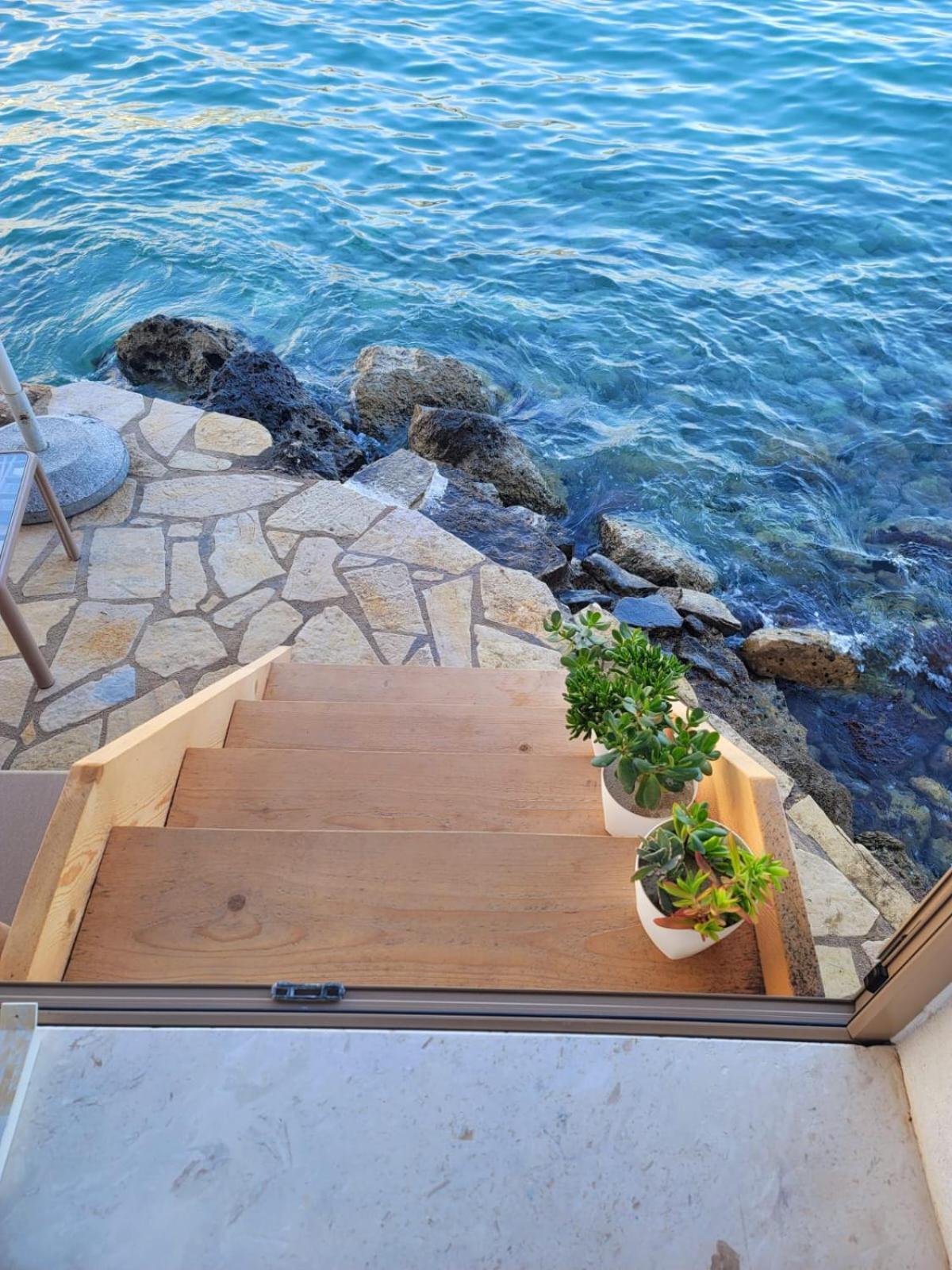 Artis Blue Relax Hotel Himare Bagian luar foto