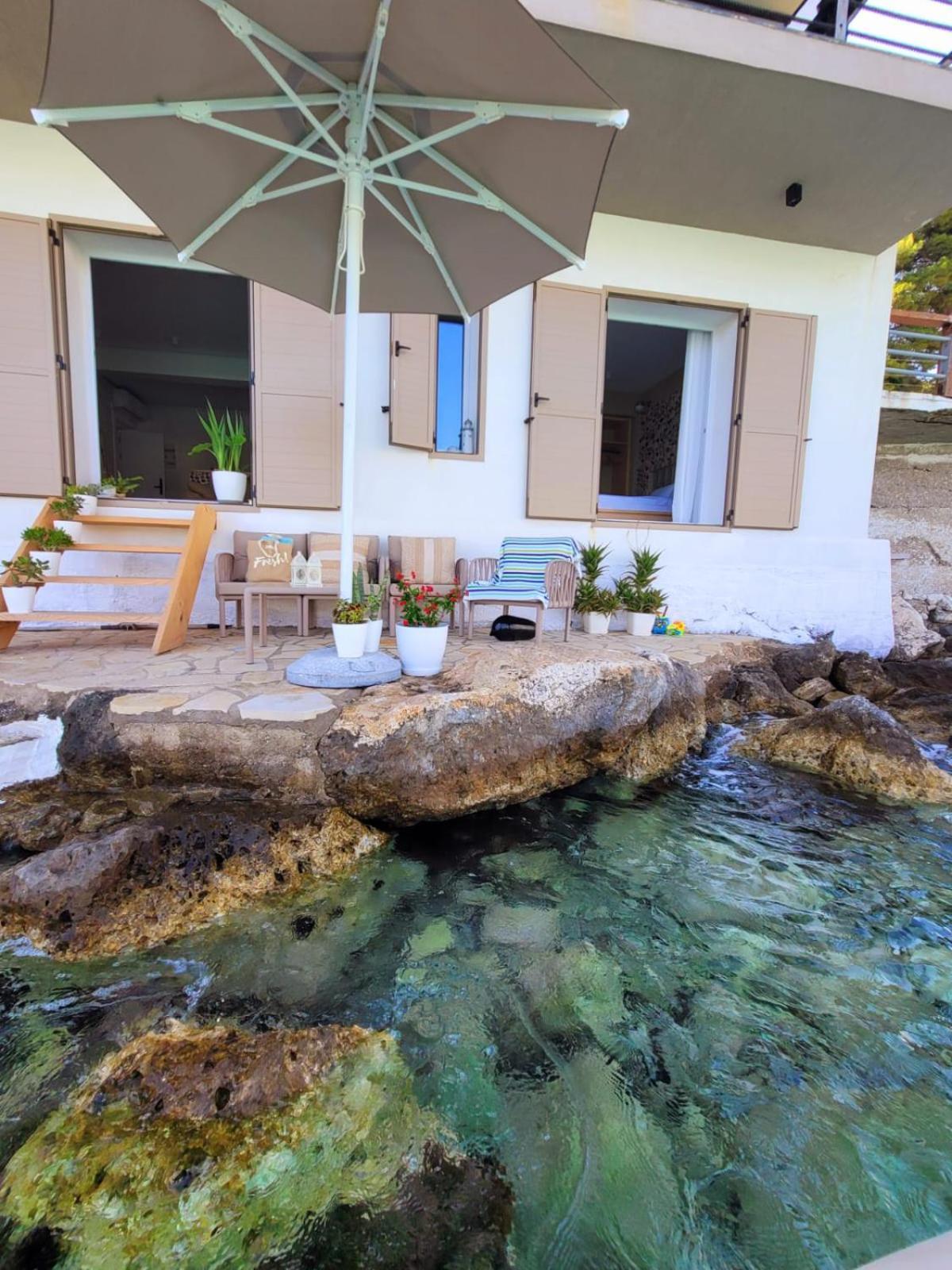 Artis Blue Relax Hotel Himare Bagian luar foto