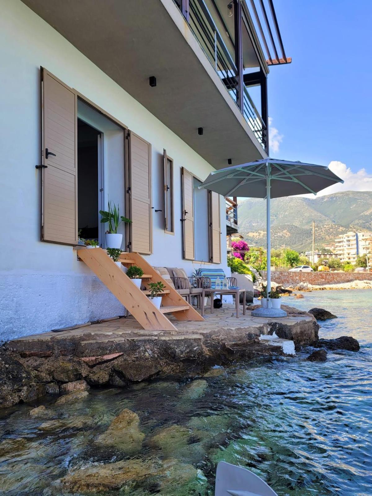 Artis Blue Relax Hotel Himare Bagian luar foto