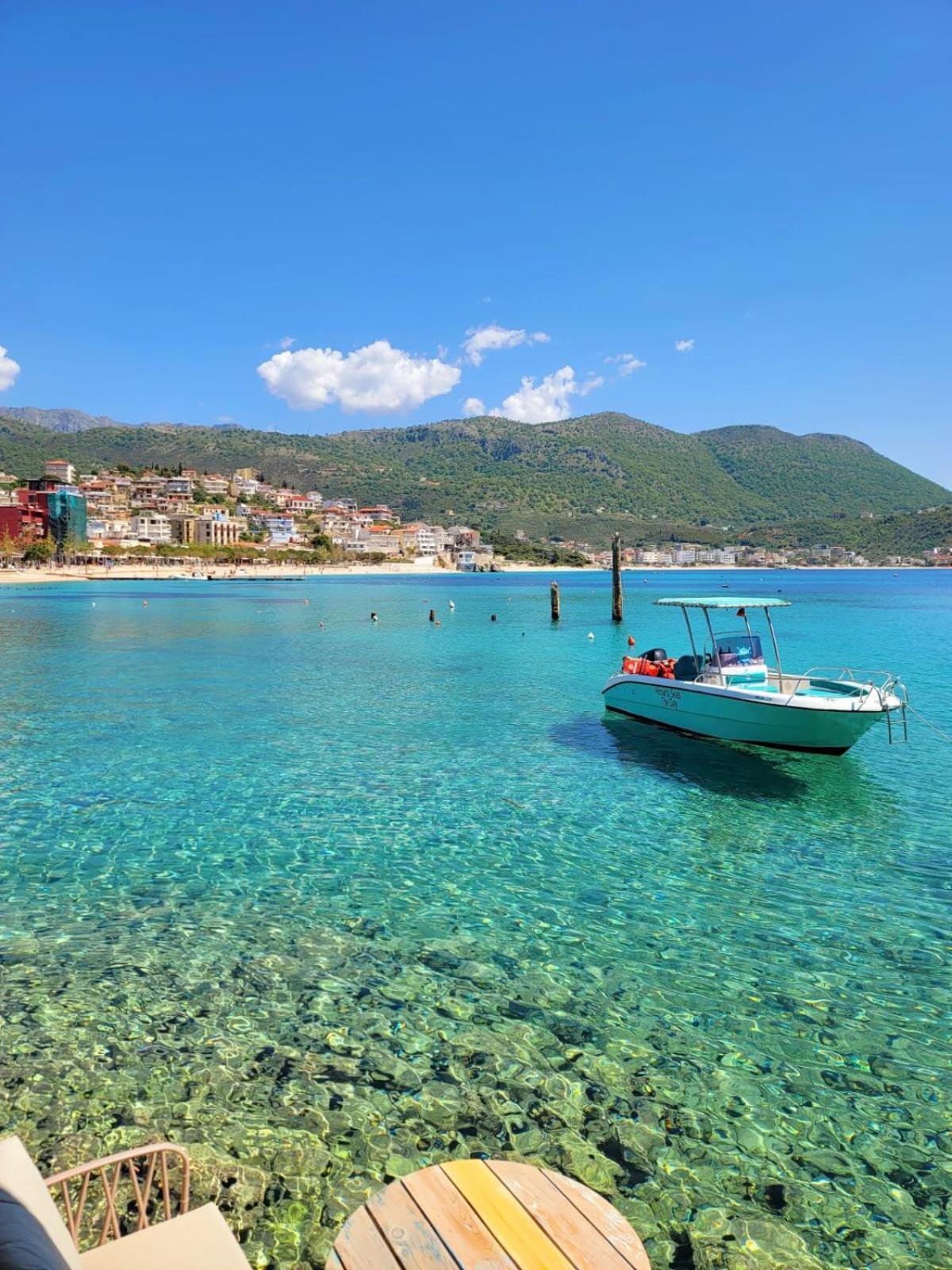 Artis Blue Relax Hotel Himare Bagian luar foto